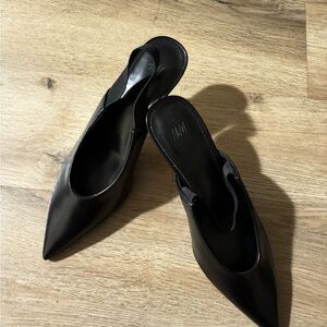 HM POINTED SLINGBACK PUMPS